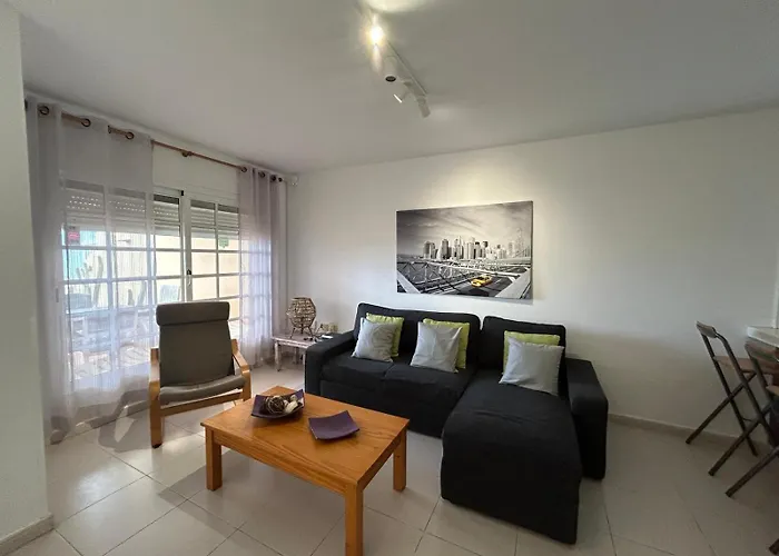 Front Vv ヴィラ *