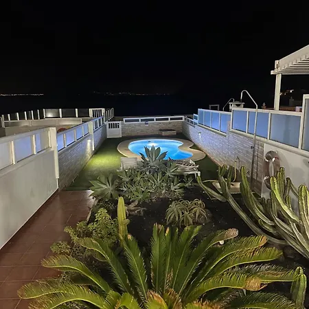 Villa Front Vv